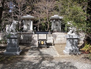 <p>石祠</p>
