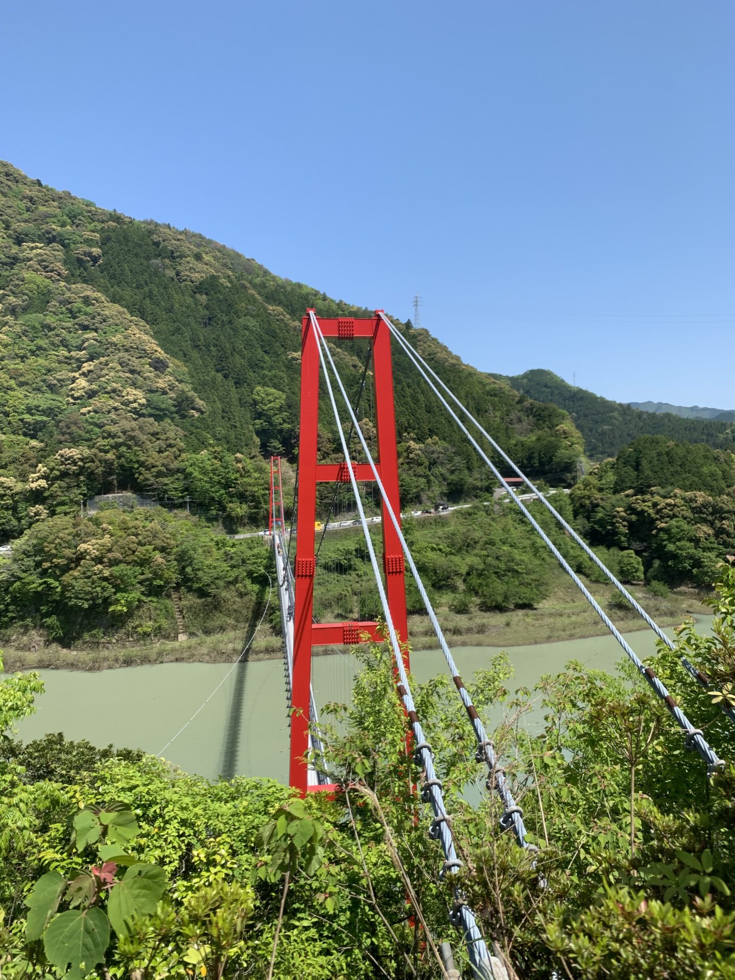 <p>橋を渡った先の丘からみた橋の景色です。</p>
